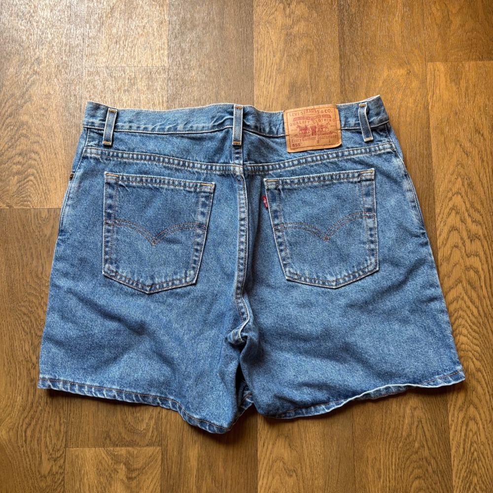 Vintage 1990's Levi's 555 Guys Fit Womens Light Wash Made in USA Denim Shorts